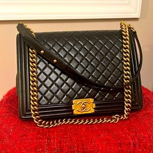 CHANEL Boy Bag